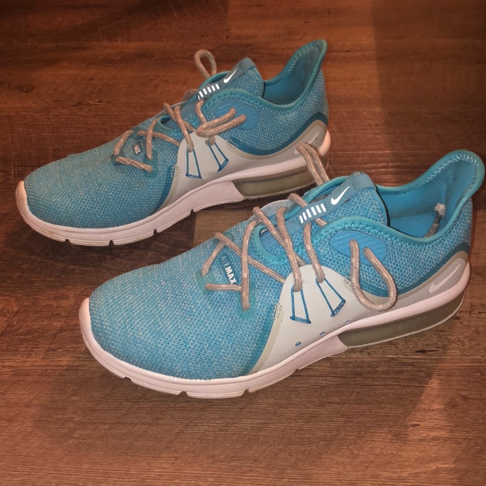 Women’s Nike air max’s